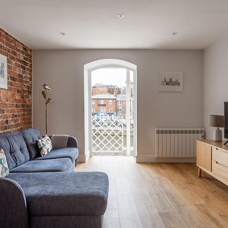 Luxury Apartment Woodsmill View - On The River - With Balcony - Recently Refurbished ヨーク エクステリア 写真