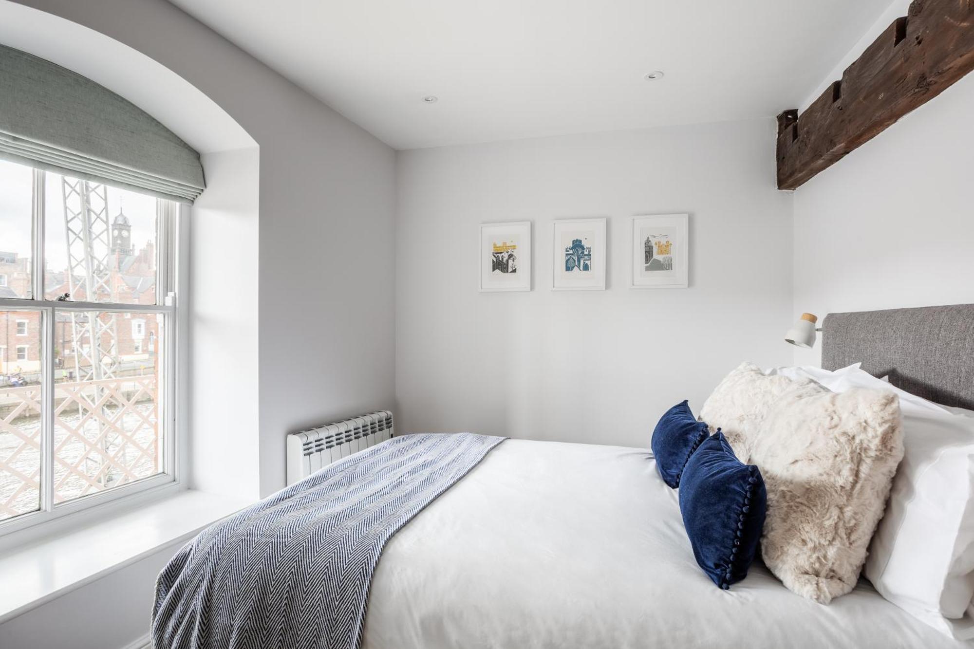 Luxury Apartment Woodsmill View - On The River - With Balcony - Recently Refurbished ヨーク エクステリア 写真
