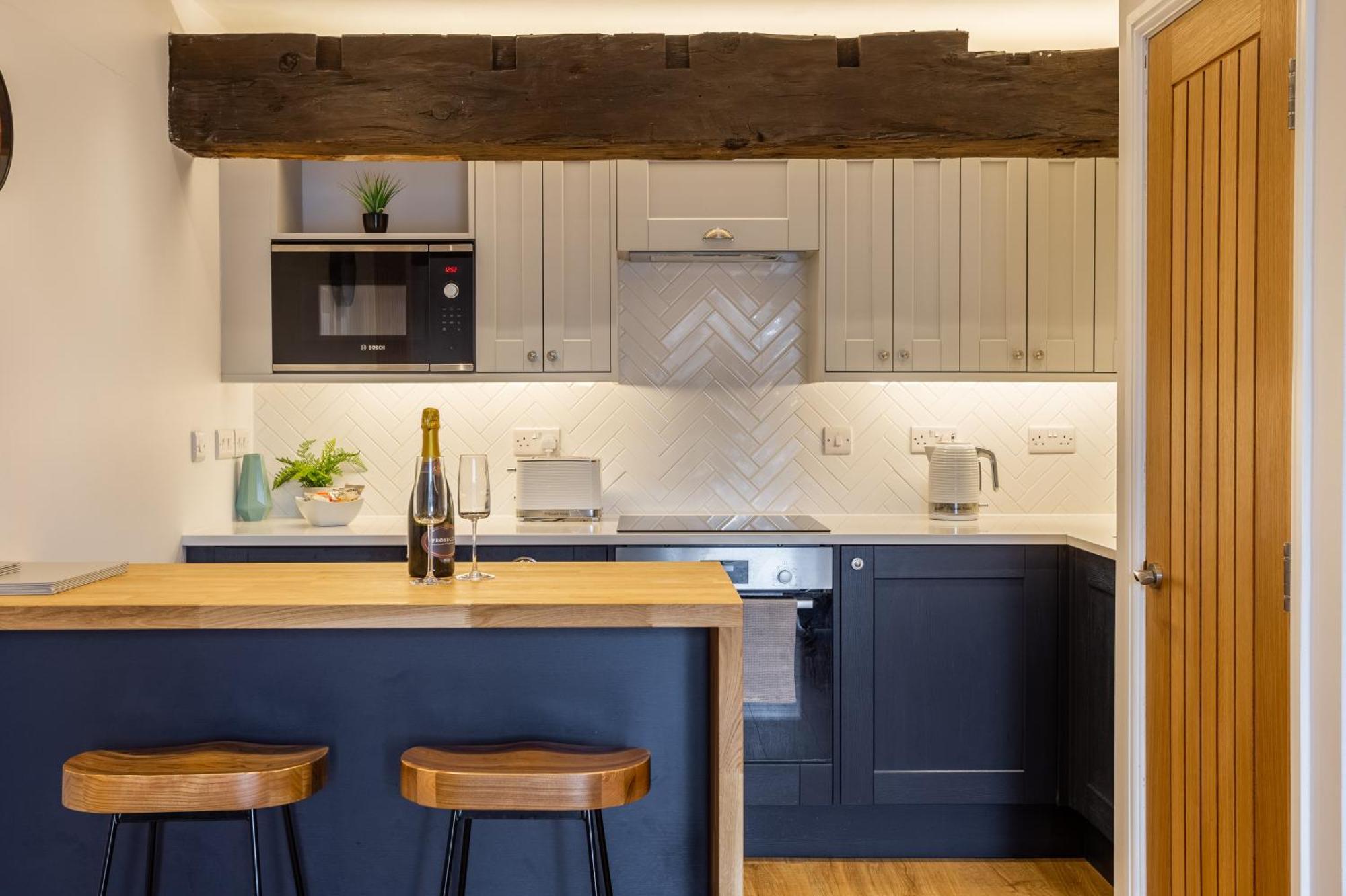 Luxury Apartment Woodsmill View - On The River - With Balcony - Recently Refurbished ヨーク エクステリア 写真