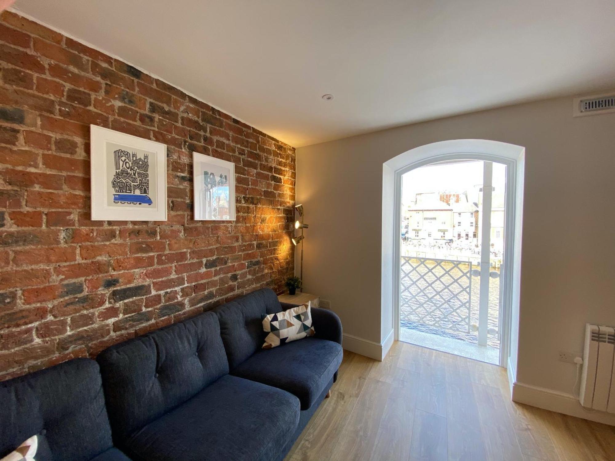 Luxury Apartment Woodsmill View - On The River - With Balcony - Recently Refurbished ヨーク エクステリア 写真